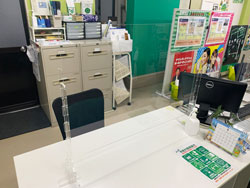 アクリル板の設置